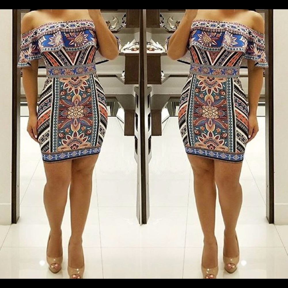 Printed Off Shoulder Body Con Dress - Picture 6 of 7